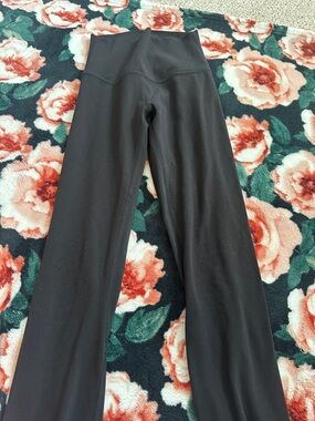 High-Waist Black Leggings - lululemon - GUC - tag missing inside - size 0